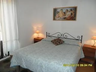 Floresta Oda ve Kahvaltı Taormina